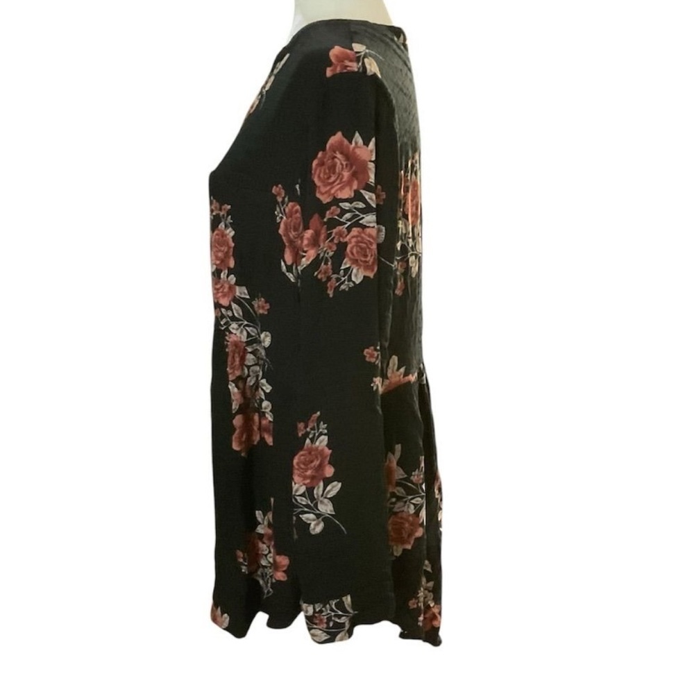 Torrid Plus Size Emma Babydoll Crinkle Gauze Button Up Black Floral Tunic Top 2​ - Picture 4 of 10